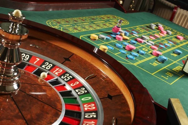 Hand rankings guide displayed on Texas Poker mobile interface